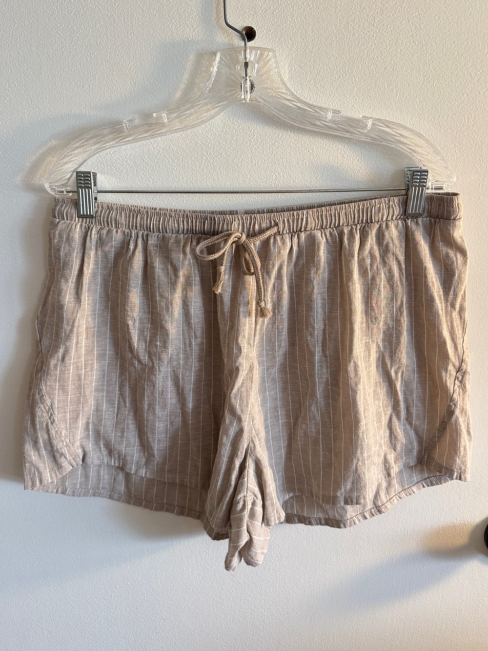 Dictionary Women’s Linen Blend Light Tan/Khaki Drawstring Striped Shorts Size L